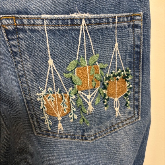 Boyish Blue Boyfriend Jeans with Embroidered Pocket - Picture 3 of 6